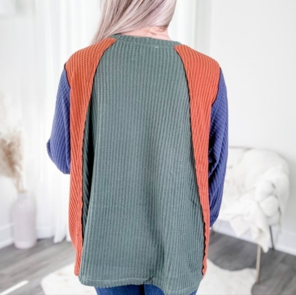 Nwt Boutique Brand color block top - Picture 2 of 4